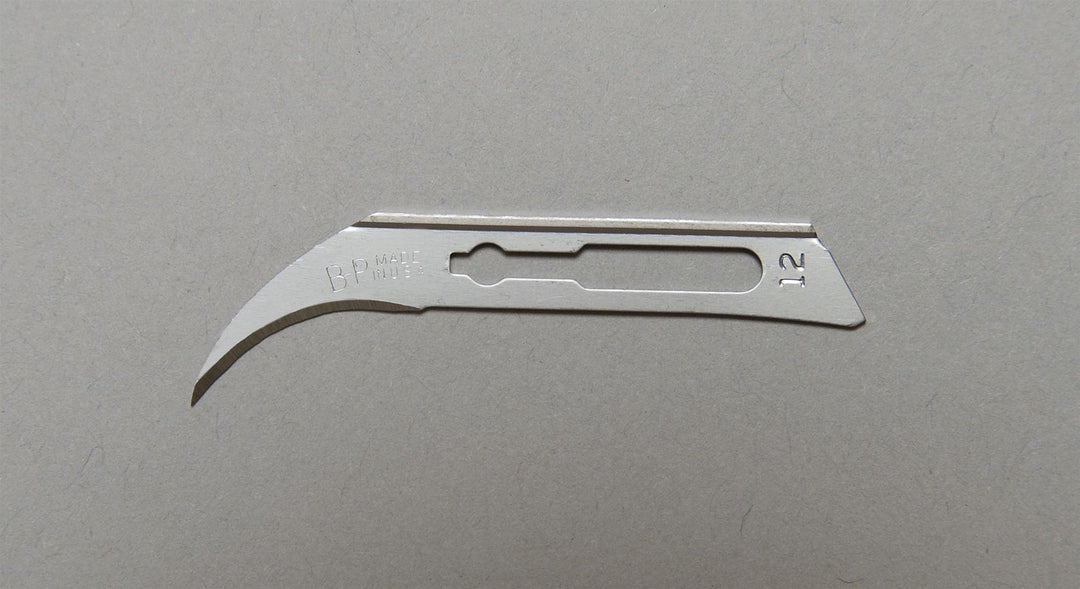 Cuchillas de carbono con nervadura trasera y cierre de seguridad Bard Parker: Tamaño: 12