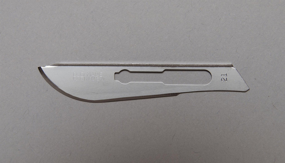 Cuchillas de carbono con nervadura trasera y cierre de seguridad Bard Parker: Tamaño: 21