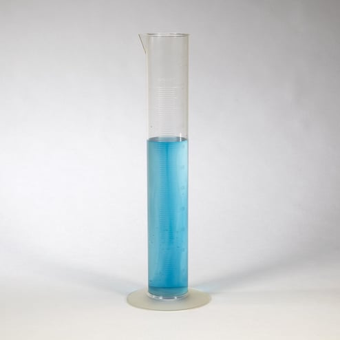 1,000 mL plastic graduated cylinder with raised graduations and pour spout