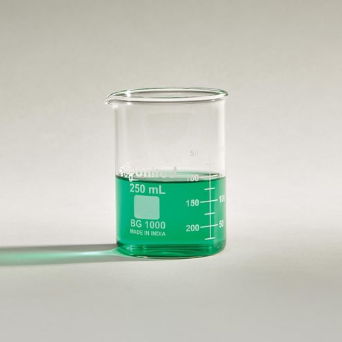 Glass beaker 250mL showing graduated scale and easy-pour spout