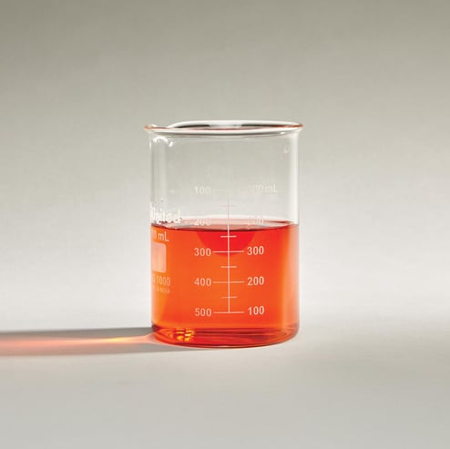 600mL glass beaker with white enamel measurement scale and pouring spout