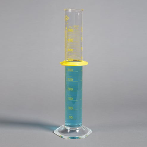 500 mL glass graduated cylinder with enamel graduations and wide base