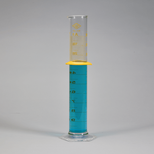1,000 mL glass graduated cylinder with enamel graduations and wide base