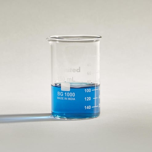 Glass beaker 150mL showing graduated scale and easy-pour spout