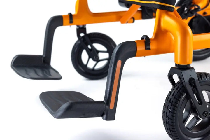 Carbon Flyer carbon fibre wheelchair compact design