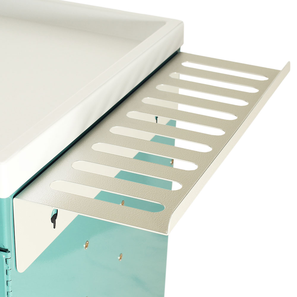 MD?CATHSIDEHLDR catheter and dilator holder mounted on medical cart  