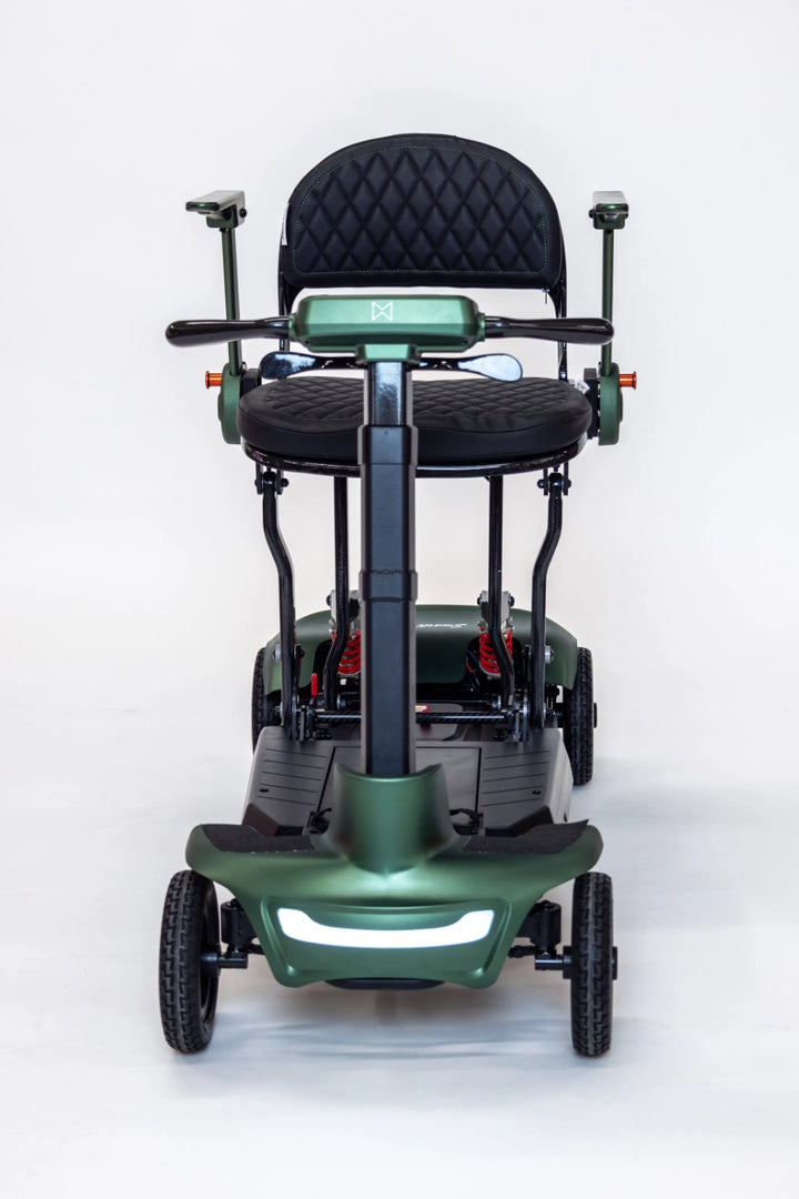 Smarti Plus lightweight travel scooter close up