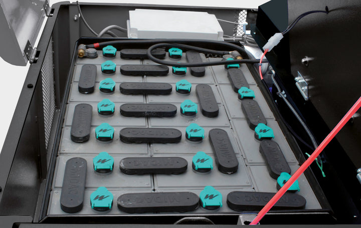 Powerful, Emission-Free Sweeper for Demanding Jobs (KM 130/300 R Bp)