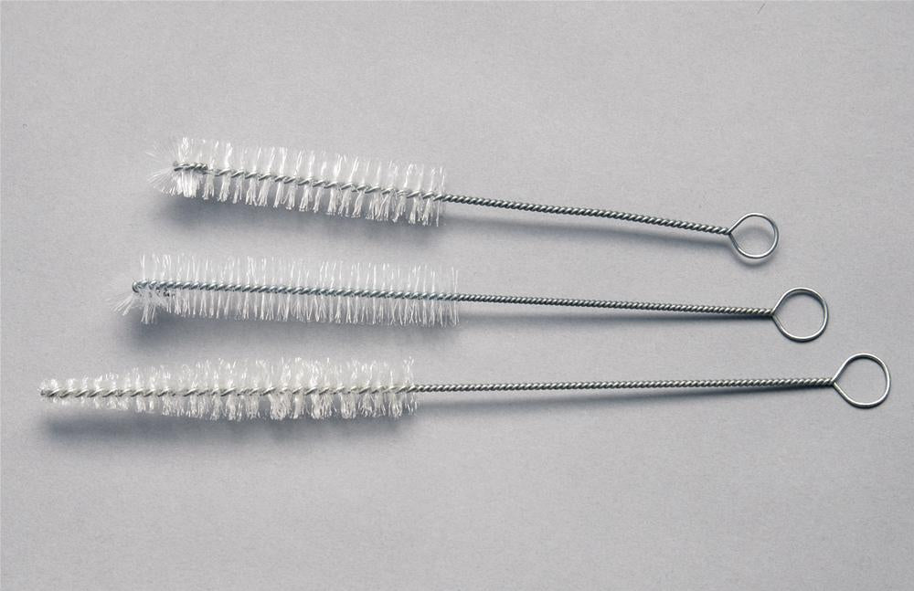 brosse à pointe en éventail : largeur de la brosse : 16 mm (0,623"), longueur des poils : 2,5", longueur totale : 5"